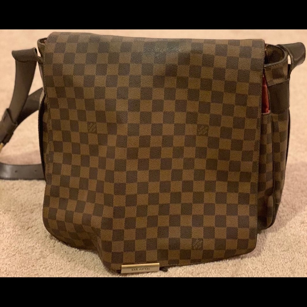 Louise Vuitton classic checker messenger bag